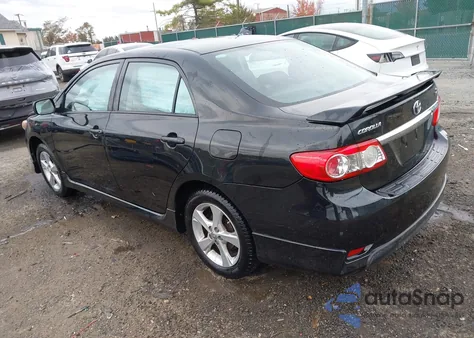 2013 Toyota Corolla S z USA, uszkodzony, nr VIN 2T1BU4EE6DC047165